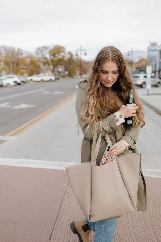 How to Use Interchangeable Phone Case Inserts to Match Every Outfit